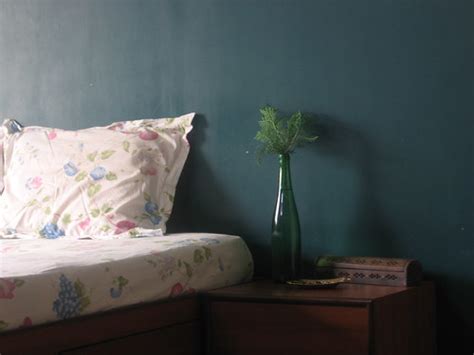 bedroom teal wall | brinda nilesh | Flickr