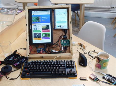 Portable Raspberry Pi 4 computer | Hackspace magazine #24 - Raspberry Pi