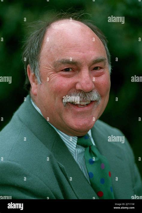 Jimmy greaves hi-res stock photography and images - Alamy