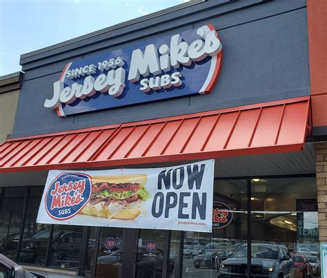 First Jersey Mike's Subs Shop in Binghamton Market Opens