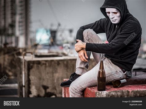 Mystery Man White Mask Image & Photo (Free Trial) | Bigstock