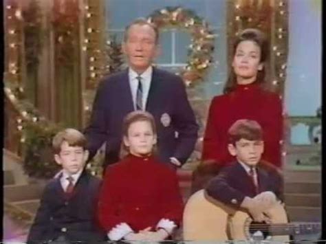 Bing Crosby & Family - Christmas Medley (1968) - YouTube