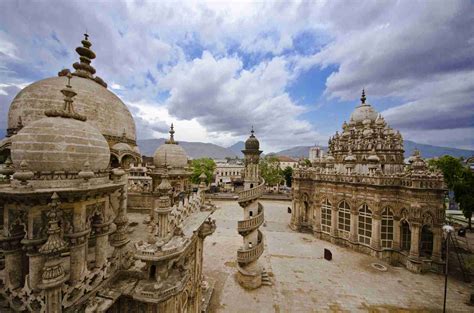 Places to visit in and around Junagadh - Raivat Inn