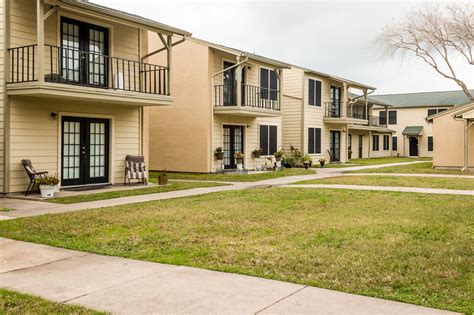 Fox Run Apartments | 2008 Sam Houston Drive, Victoria, TX 77901 | USDOH.org