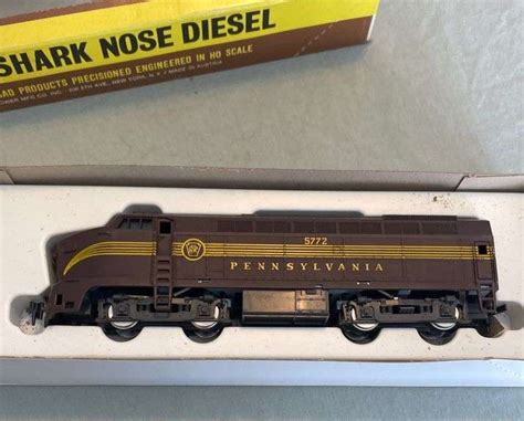 Model Power HO Train Shark Nose Diesel A Dummy Pennsylvania - Sherwood ...