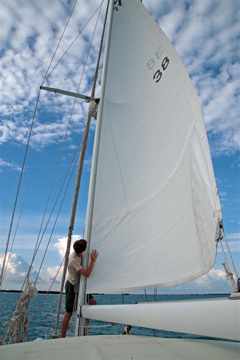 Sail Barefoot: Trips/Rates