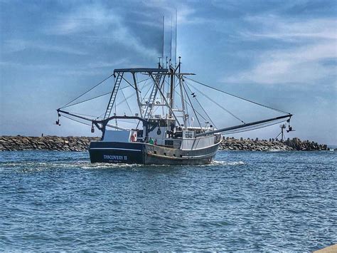 Commercial Fishing Boat the Discovery II Photograph by William E Rogers - Fine Art America