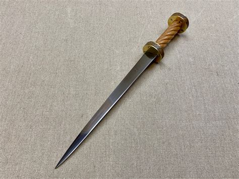 Twisted medieval rondel dagger 14thC-15thC TC29 – Tod Cutler