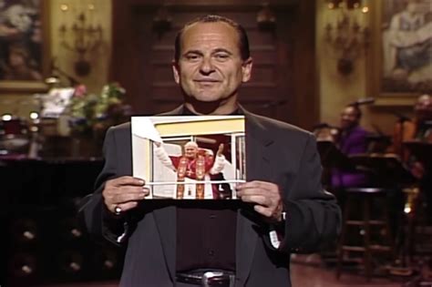 Joe Pesci said he would 'smack' Sinéad O'Connor for pope 'SNL' stunt