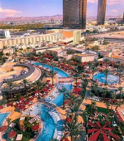 14 Best Pools in Las Vegas for Beating the Heat | Attractions of America