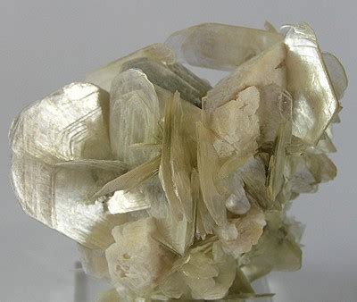 File:Muscovite-Albite-122887.jpg - Wikimedia Commons