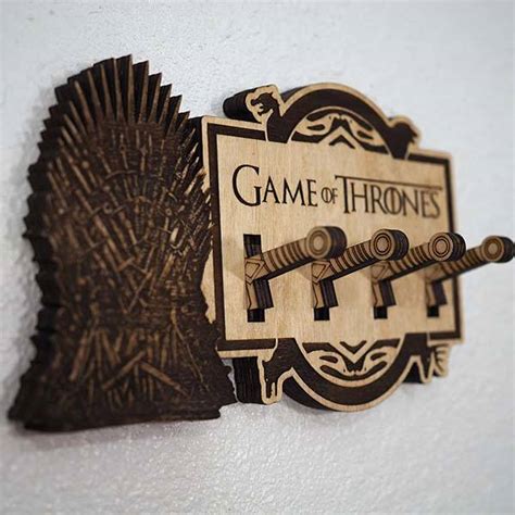Handmade Wooden Game of Thrones Key Holder | Gadgetsin