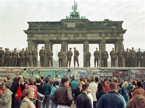 How The Fall Of The Berlin Wall 25 Years Ago Caused The Euro Crisis ...