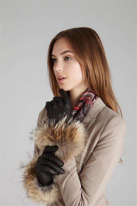 Coyote Fur Trim Gloves – GK Furs