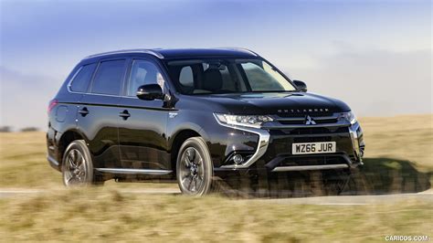 2017 Mitsubishi Outlander Plug-In Hybrid EV (UK-Spec) - Front Three-Quarter | Caricos