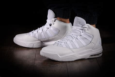 AIR JORDAN MAX AURA for £95.00 | kicksmaniac.com