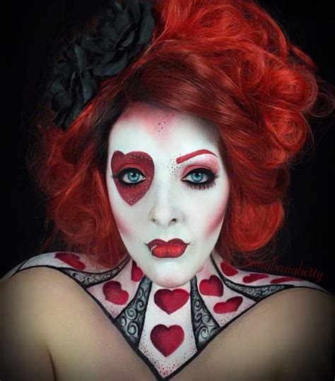 Queen of hearts Halloween makeup and costume ideas