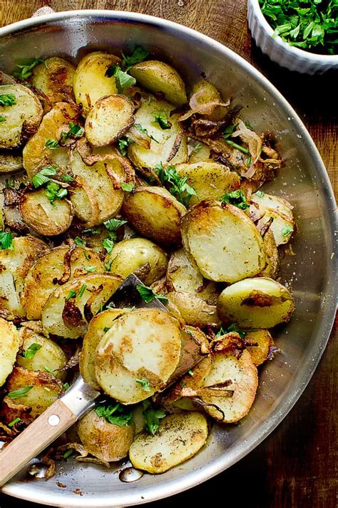 LYONNAISE POTATOES ( CRISPY & TENDER) - Chefjar