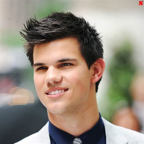 Taylor Lautner Biography