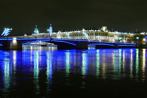 A city of islands: St Petersburg and its bridges - click here to learn more!