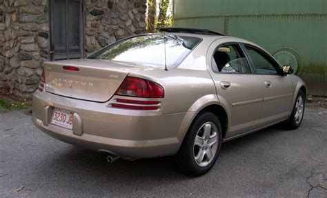 DODGE STRATUS - Review and photos