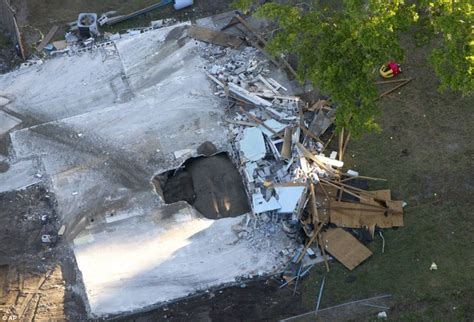 ANOTHER sinkhole opens in Florida town where man was killed | Daily Mail Online