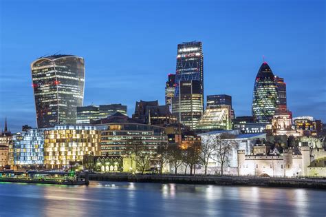 London Skyline At Night | London skyline, London night, Skyline