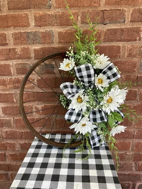 Wagon Wheel Wreath Country Rustic Wheel Front Door Wreath | Etsy | Door ...