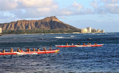 Ala Moana Beach Park - Most Popular Local Oahu Beach