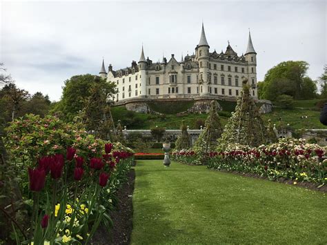 Dunrobin Castle, Golspie, Scotland [OC] [3264x2448] : r/castles