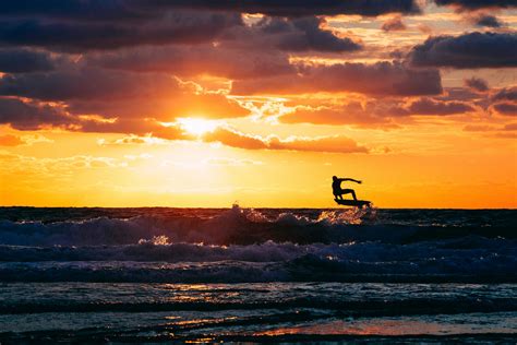 Sunset Surfing | JuzaPhoto