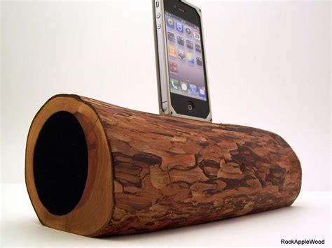 Handmade Wooden iPhone Dock Speaker | Gadgetsin