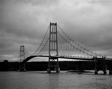 Download wallpaper 1280x1024 bridge, river, architecture, black and ...