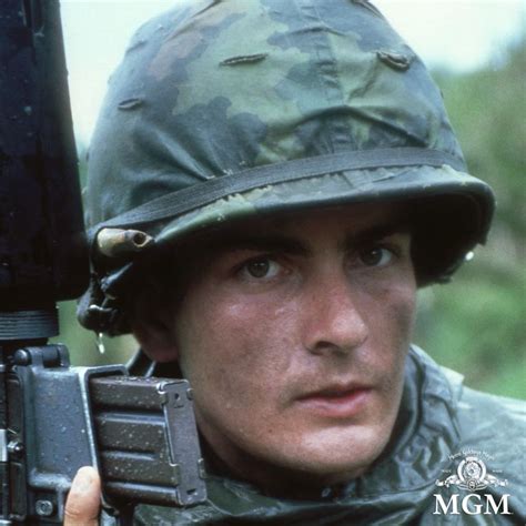 Charlie Sheen in Platoon. | Charlie sheen platoon, Charlie sheen, Platoon