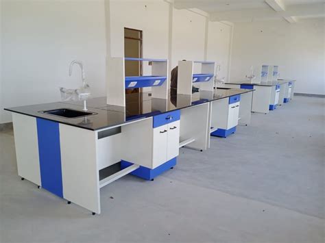 Lab workbench ‒ The Most Common Lab Furniture | Labkafe