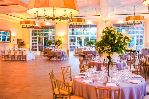 15 Differently Styled Banquet Hall Settings for your Event – OYO Hotels: Travel Blog