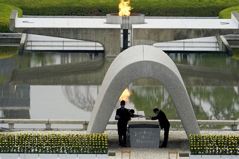 ‘Seared to death’: The atomic bombings of Hiroshima and Nagasaki, Japan ...