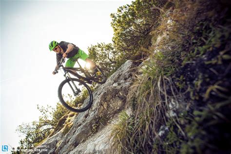 Back Issue | Group Test: Scott Genius 910 Review | ENDURO Mountainbike Magazine