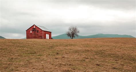 Red Barn Landscape Photograph by Daniel Kiser | Fine Art America