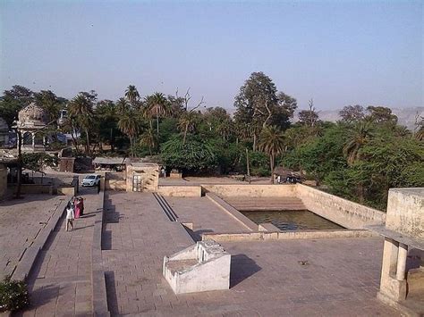 Rajgir Hot Springs: Geotourism to a Beautiful and Therapeutic Oasis - Geotourism