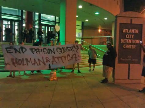 Atlanta: Noise Demonstration Outside Detention Center - It's Going Down