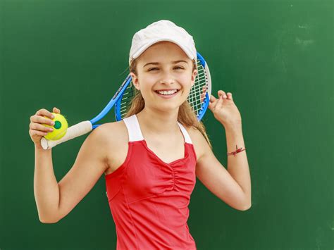 Tennis - beautiful young girl tennis player - ElterSports - die multifunktionale Freizeitanlage ...