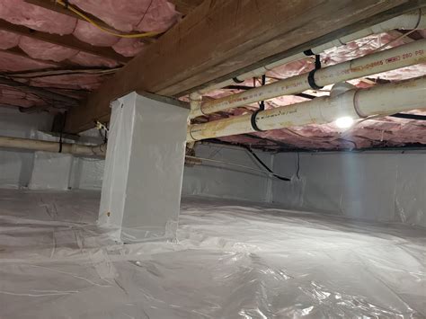 Which Is Better: Crawl Space Encapsulation or a Vapor Barrier? - Master Attic