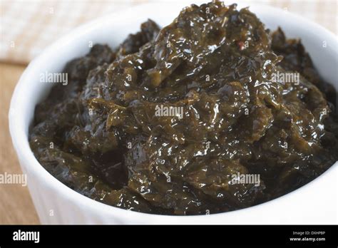 Laverbread a traditional Welsh delicacy made from laver or seaweed Stock Photo: 68002922 - Alamy