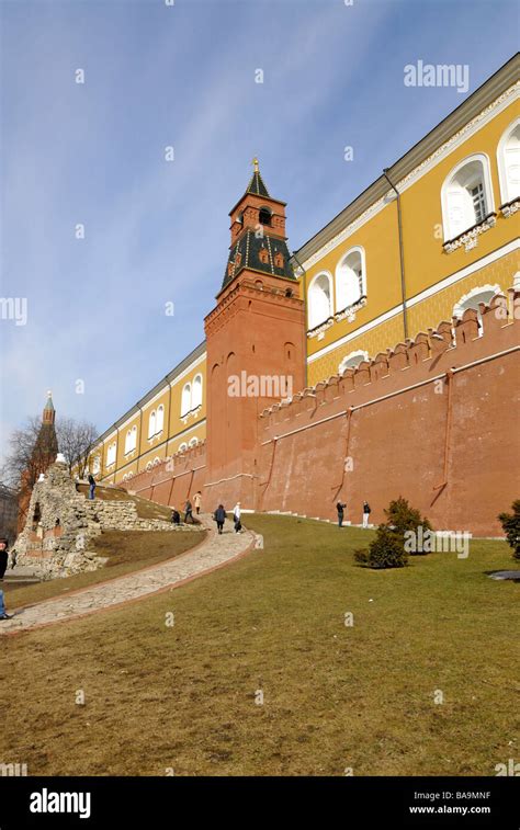 Moscow Kremlin wall and towers Stock Photo - Alamy