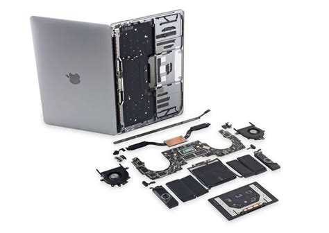 MacBook Pro despiezado: mucho metal y poca electrónica