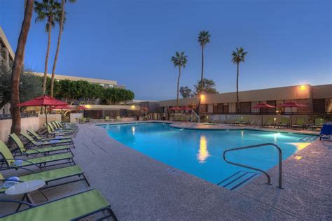 Pet Friendly Hotels in Phoenix, AZ | Dog Friendly Hotels Phoenix