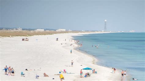 Navarre Beach to close at midnight; Santa Rosa County restaurants to go pick-up only