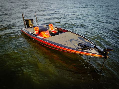 F21 TE | FALCON BOATS