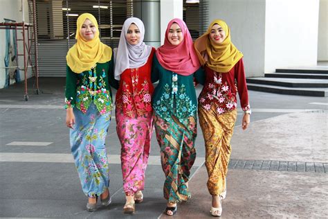 Baju Kebaya: 7 Perkara Menarik Yang Anda Perlu Tahu